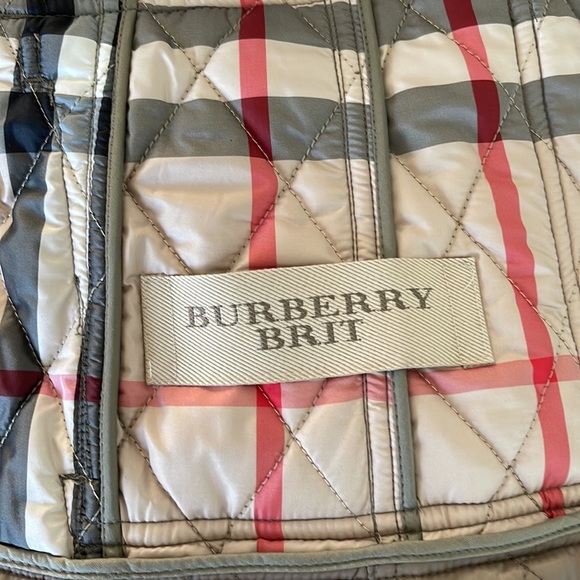 Burberry Quilted Jacket. Size XS - Picture 6 of 10
